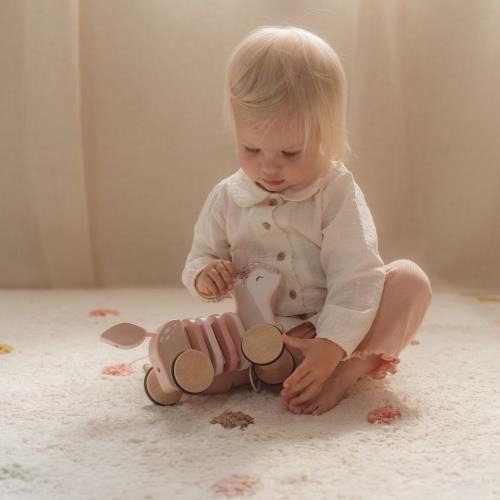 _LITTLE DUTCH PULL ALONG WOOD